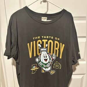 Indianapolis Speedway Indy 500 - Black Graphic T-Shirt with Victory Print